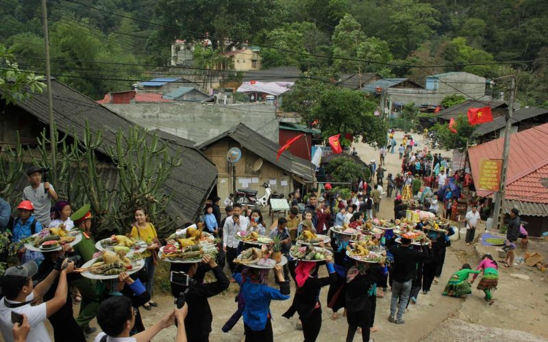 tham dự lễ hội văn hóa