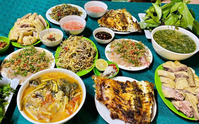 thưởng thức ẩm thực miền đá